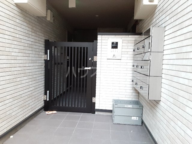 3/4 エントランス