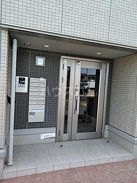2/4 エントランス