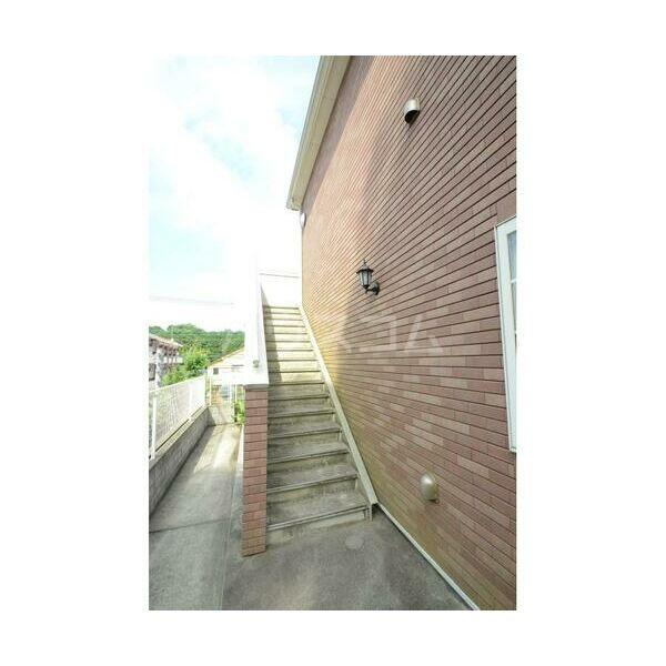 16/20 エントランス