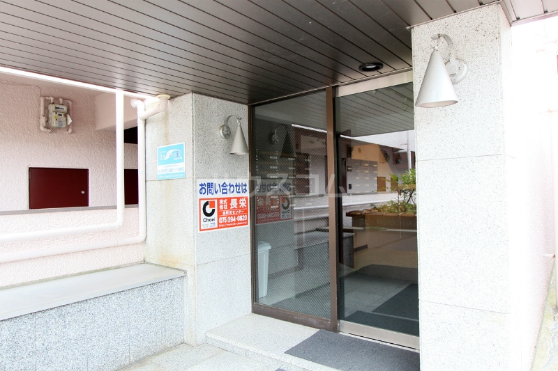 17/25 エントランス