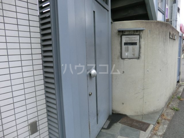 16/26 エントランス