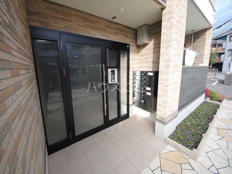 21/29 エントランス