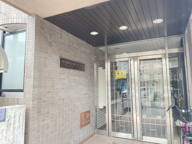 22/30 エントランス