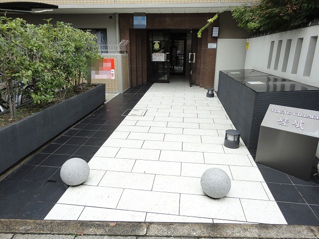 22/30 エントランス