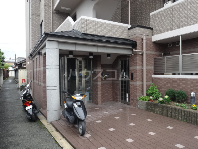 20/27 エントランス