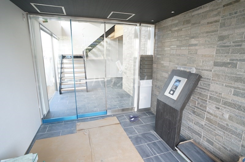 15/15 エントランス