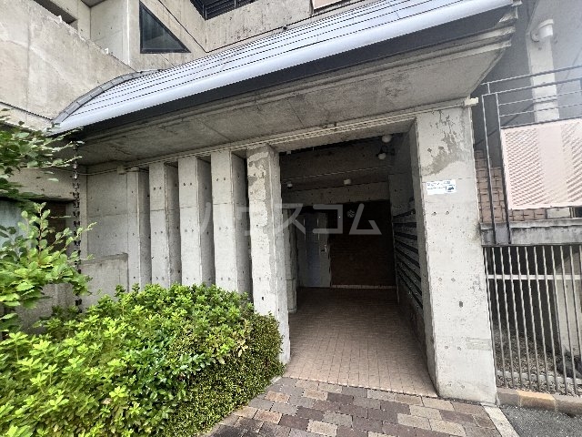 4/5 エントランス