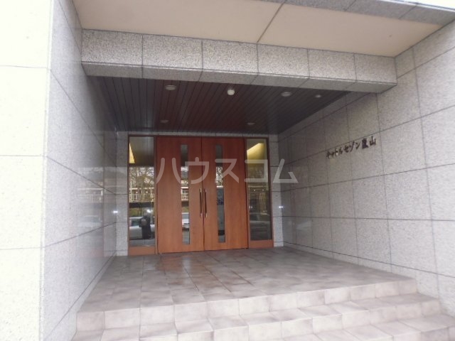 29/30 エントランス