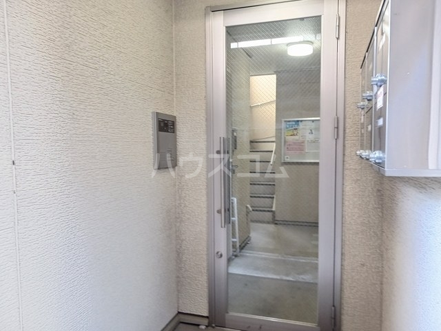 16/26 エントランス