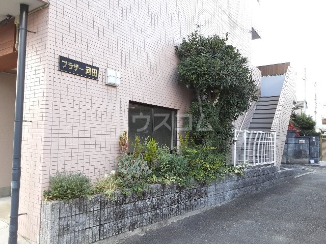 27/30 エントランス