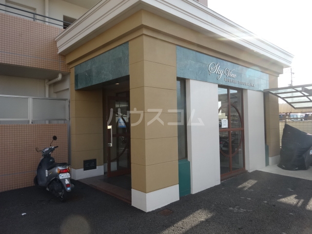 18/26 エントランス