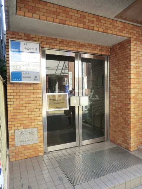 23/30 エントランス