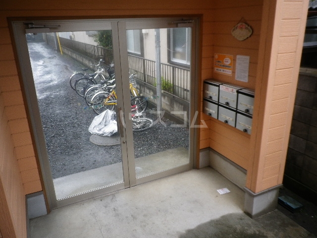 22/30 エントランス