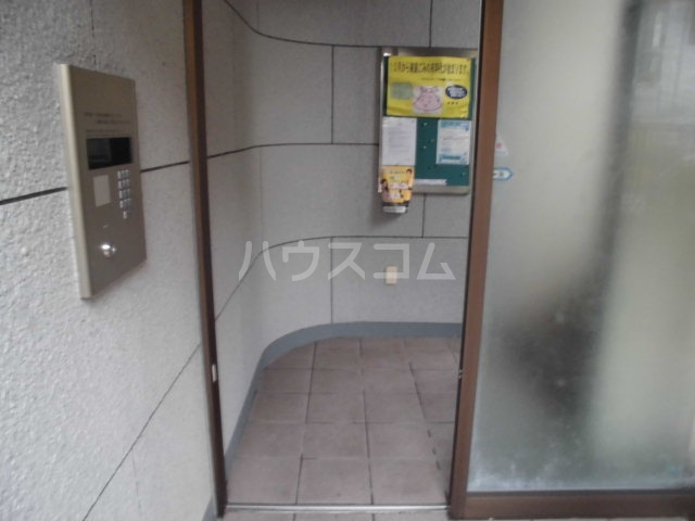 22/30 エントランス