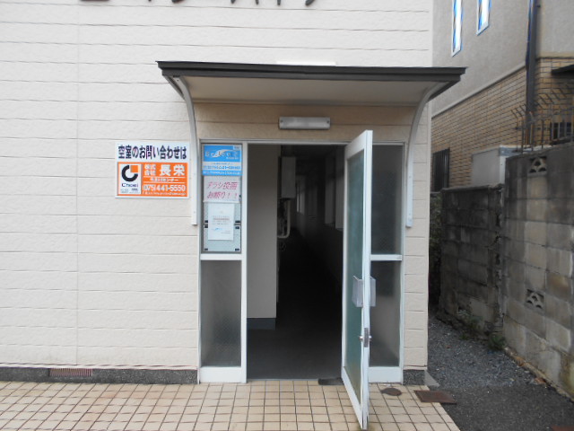 22/30 エントランス