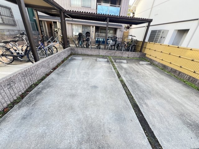 25/30 駐車場