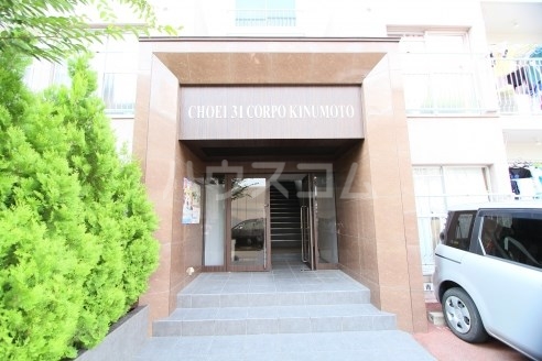 25/30 エントランス