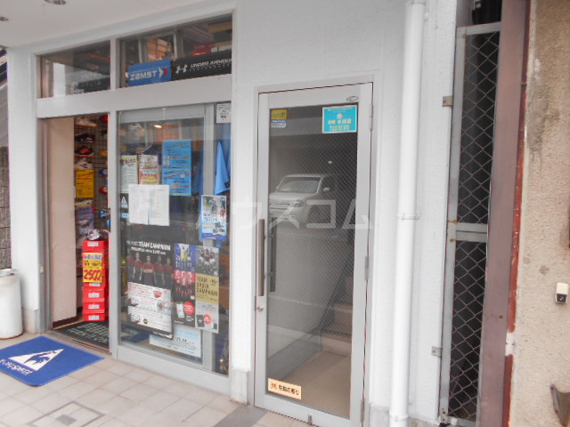 23/25 エントランス