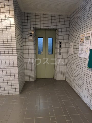 17/23 エントランス