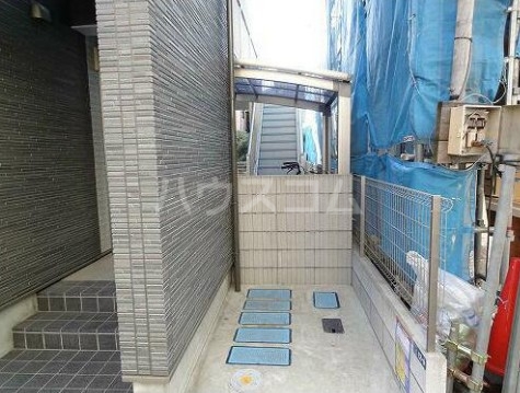 19/20 エントランス