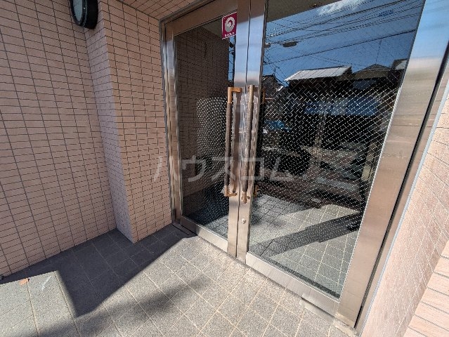 25/30 エントランス