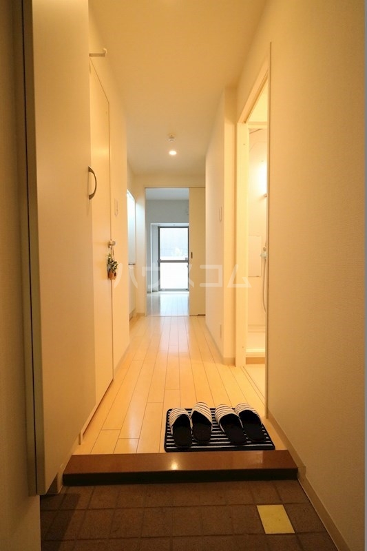 23/30 エントランス