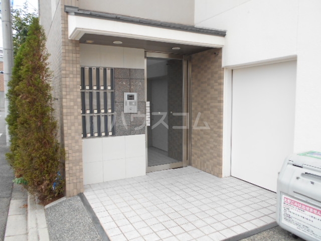 19/25 エントランス