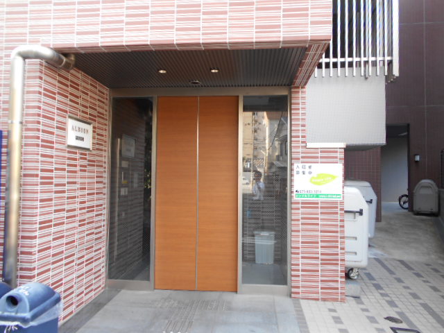 15/23 エントランス