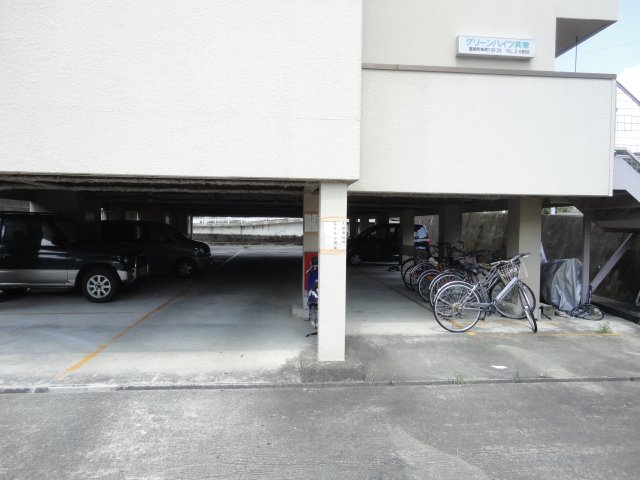 24/30 エントランス