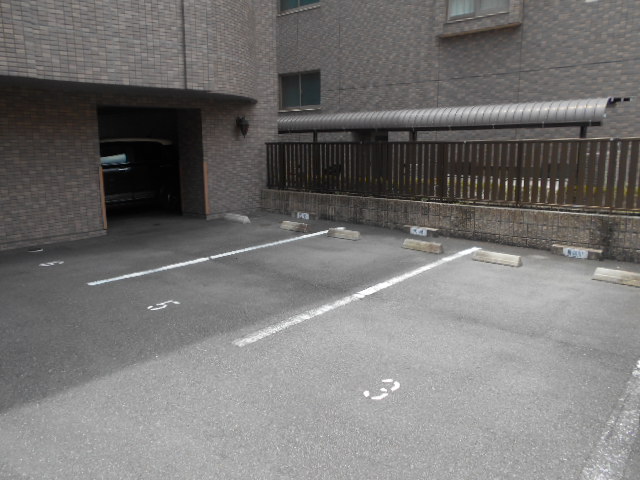 22/30 駐車場