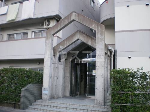 17/26 エントランス