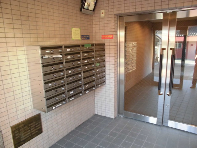 21/30 エントランス