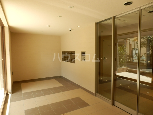 22/30 エントランス