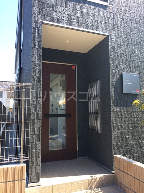 21/25 エントランス