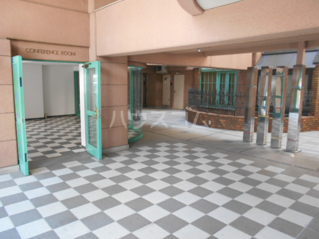 18/28 エントランス