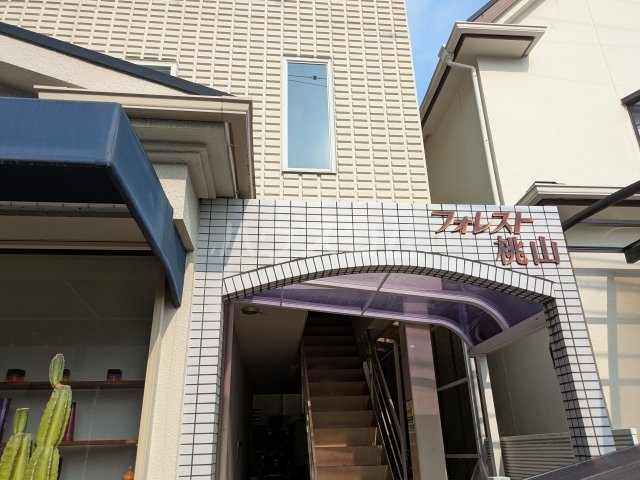 18/24 エントランス