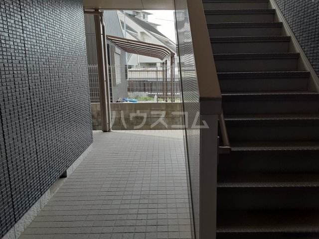 2/5 エントランス