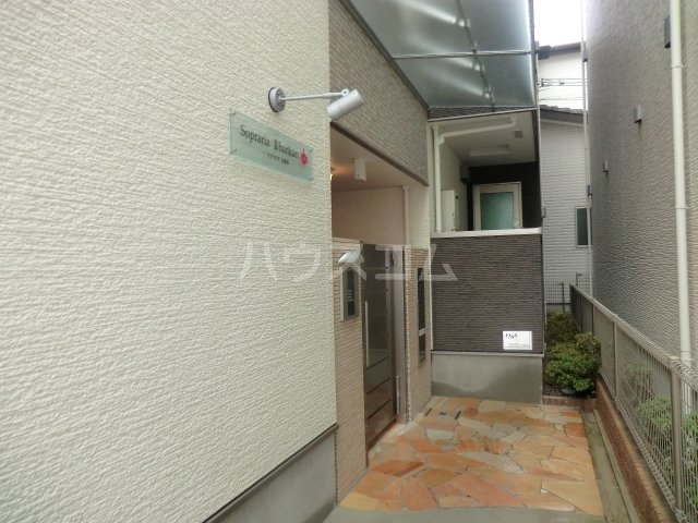 19/25 エントランス