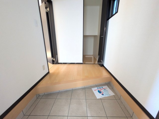 13/28 玄関