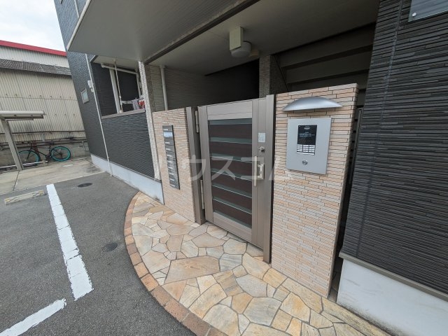 17/20 エントランス