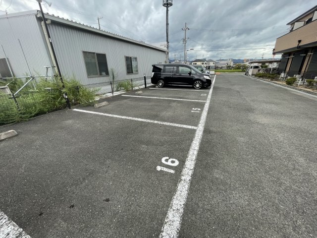2/3 駐車場