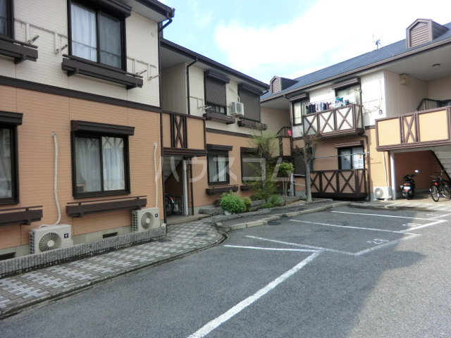 17/18 駐車場