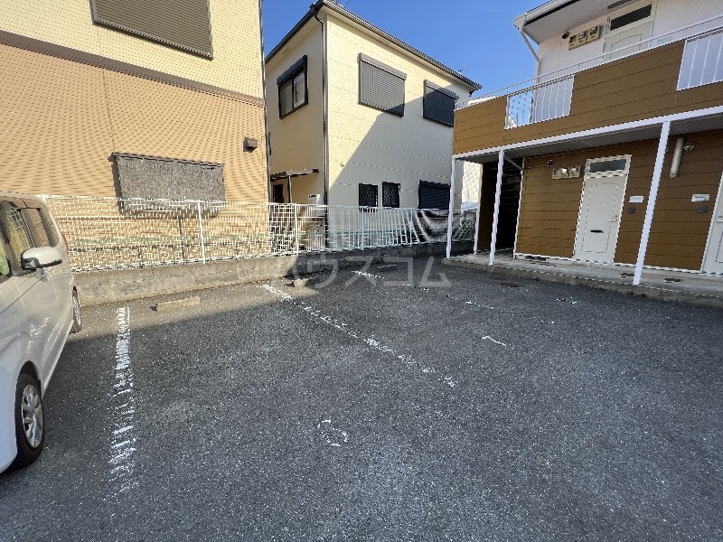 20/29 駐車場