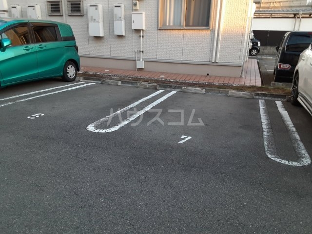 2/3 駐車場