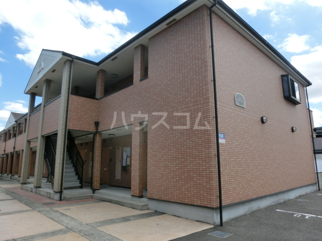 16/23 エントランス