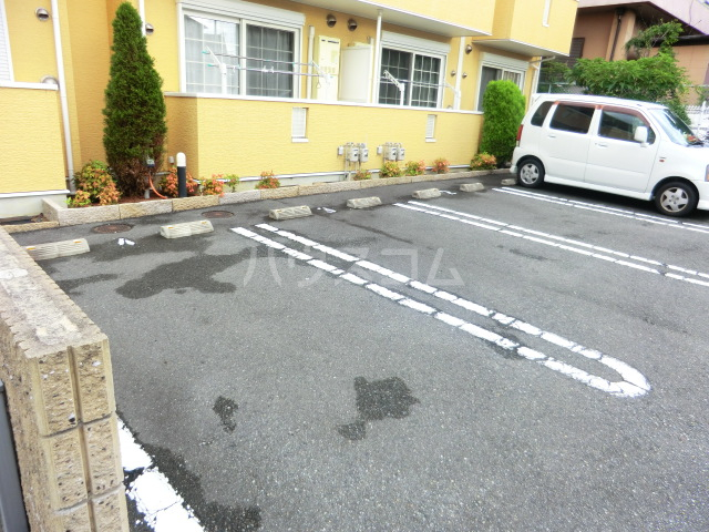 28/30 駐車場
