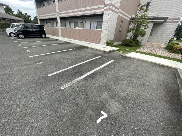 17/18 駐車場
