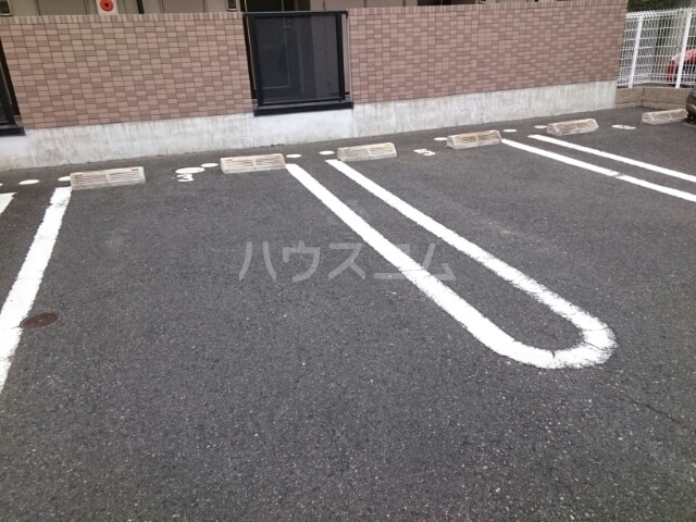 14/18 駐車場