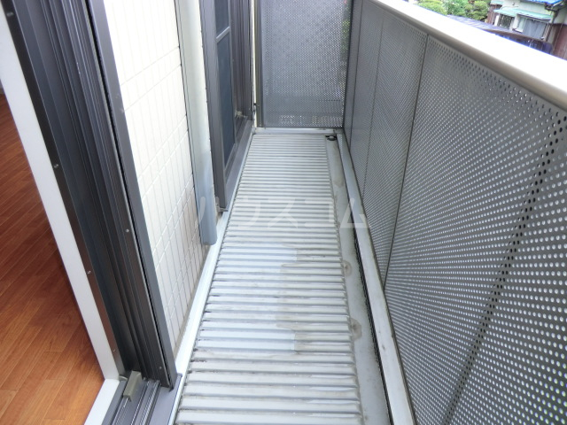 13/18 バルコニー
