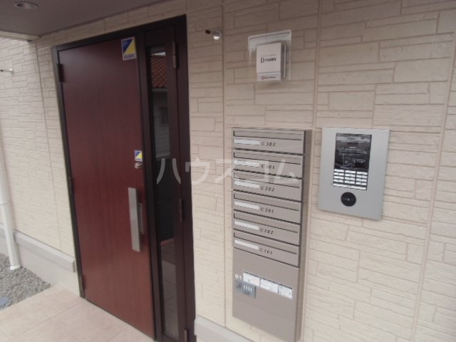 21/26 エントランス